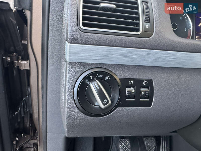 Мінівен Volkswagen Touran 2011 в Коломиї