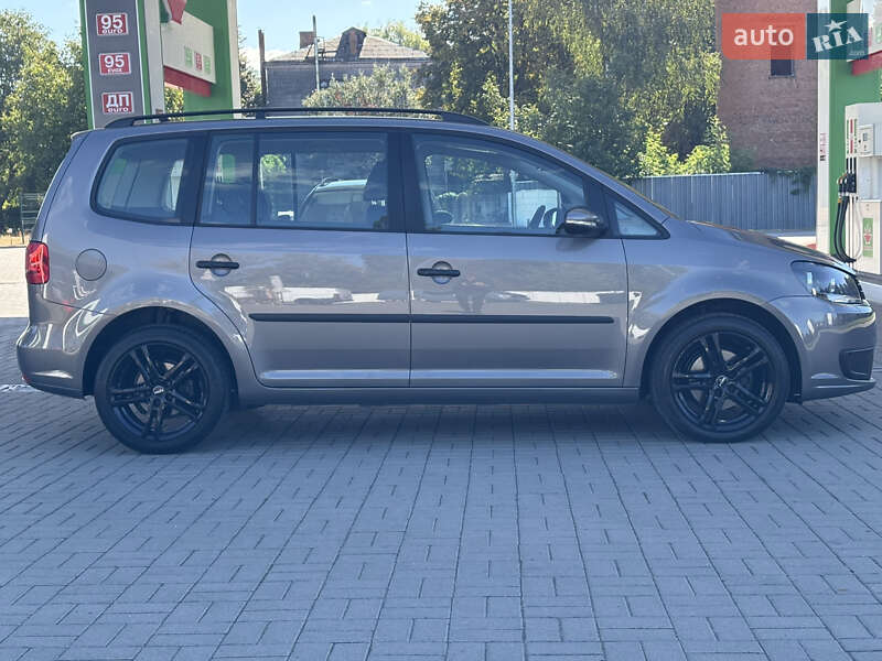 Минивэн Volkswagen Touran 2011 в Житомире