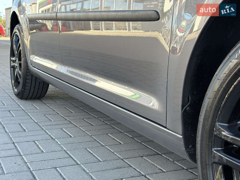 Минивэн Volkswagen Touran 2011 в Житомире