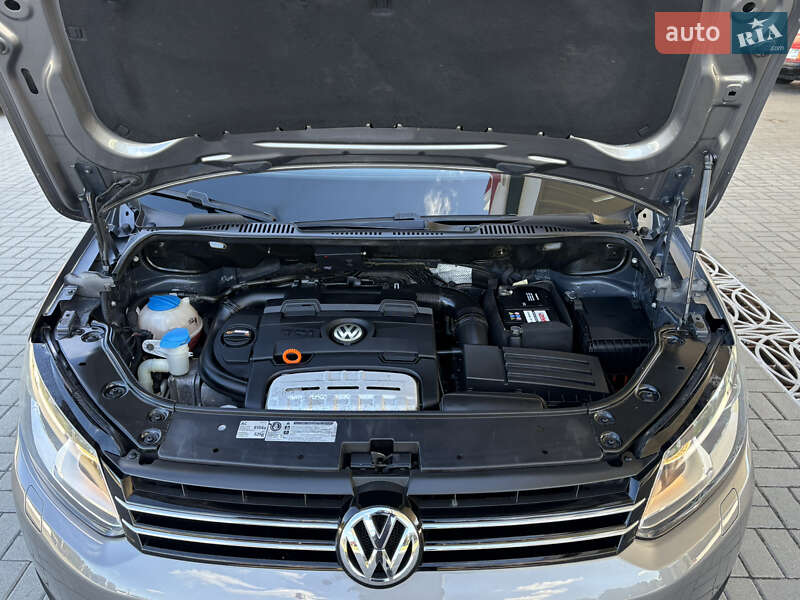 Минивэн Volkswagen Touran 2011 в Житомире