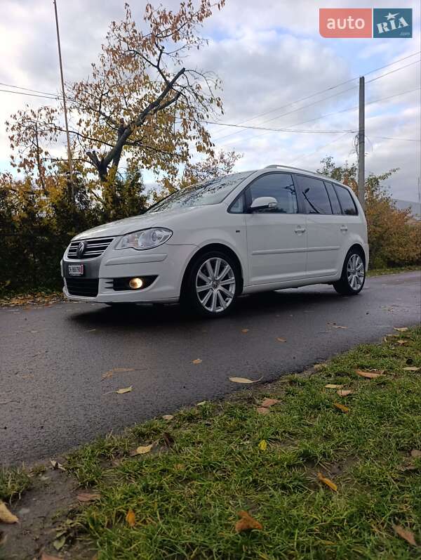 Минивэн Volkswagen Touran 2009 в Луцке