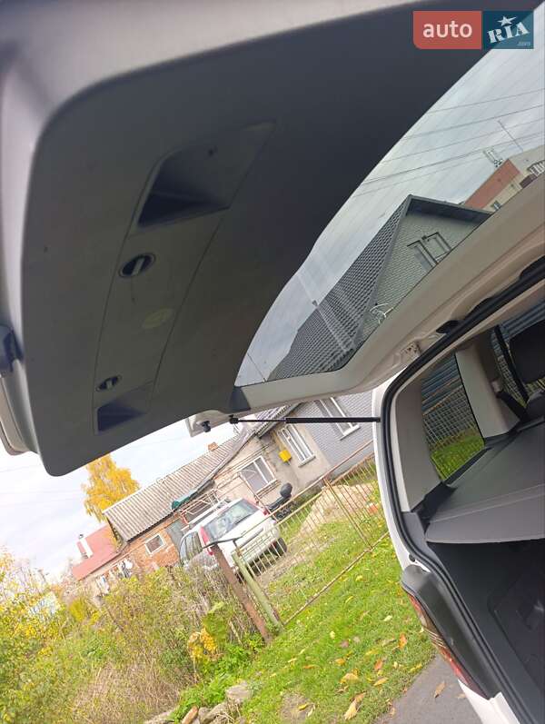 Минивэн Volkswagen Touran 2009 в Луцке