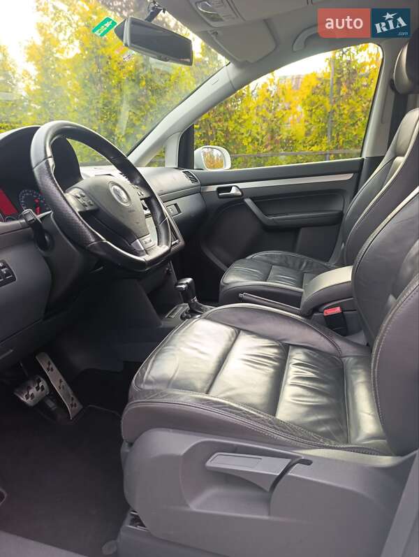 Минивэн Volkswagen Touran 2009 в Луцке