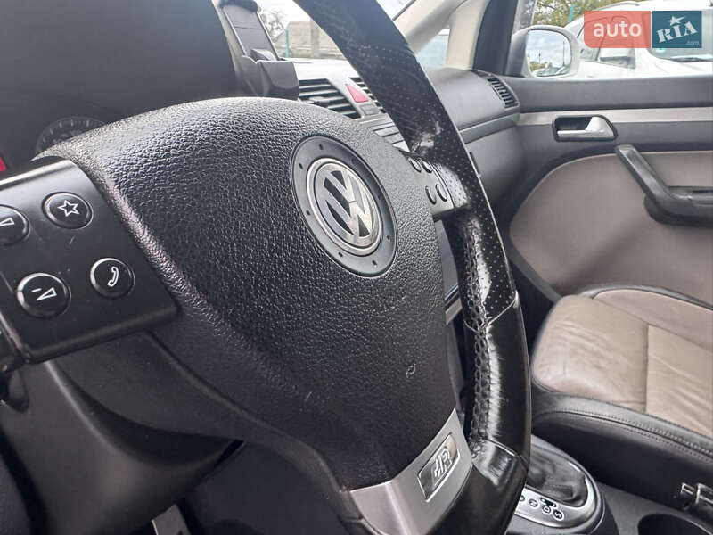 Минивэн Volkswagen Touran 2009 в Звенигородке