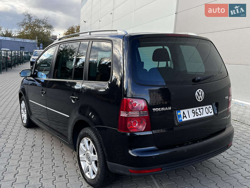 Минивэн Volkswagen Touran 2007 в Киеве