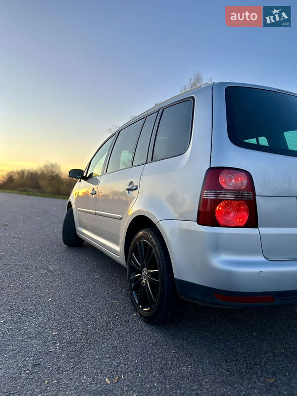 Минивэн Volkswagen Touran 2007 в Дубно фото 10 Минивэн Volkswagen Touran 2007 в Дубно