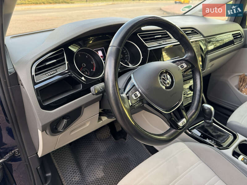 Микровэн Volkswagen Touran 2019 в Кропивницком фото 15 Микровэн Volkswagen Touran 2019 в Кропивницком