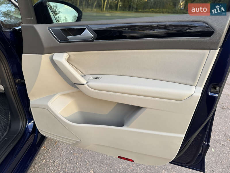 Микровэн Volkswagen Touran 2019 в Кропивницком фото 16 Микровэн Volkswagen Touran 2019 в Кропивницком