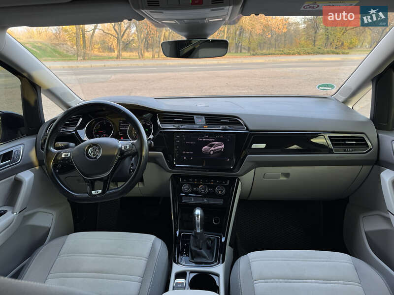 Микровэн Volkswagen Touran 2019 в Кропивницком фото 27 Микровэн Volkswagen Touran 2019 в Кропивницком