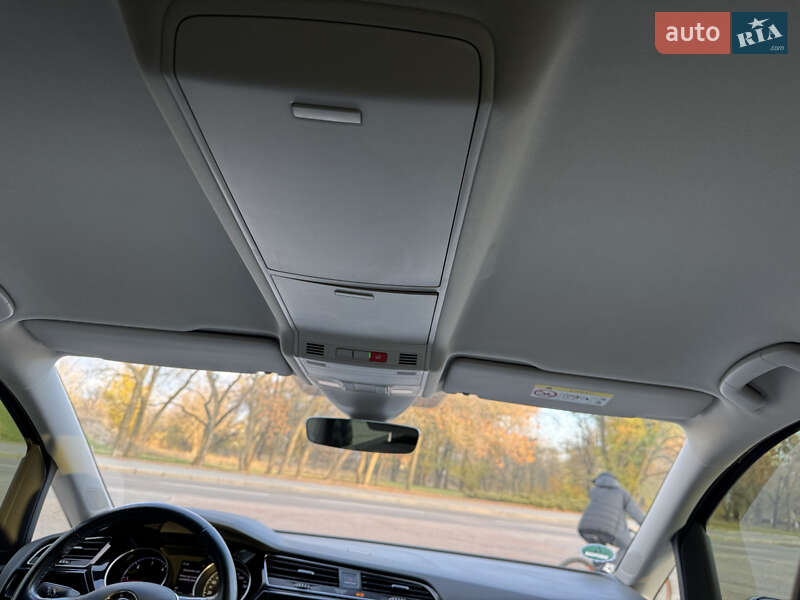 Микровэн Volkswagen Touran 2019 в Кропивницком фото 28 Микровэн Volkswagen Touran 2019 в Кропивницком