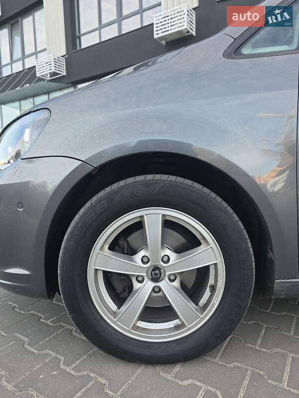 Мінівен Volkswagen Touran 2011 в Хмельницькому