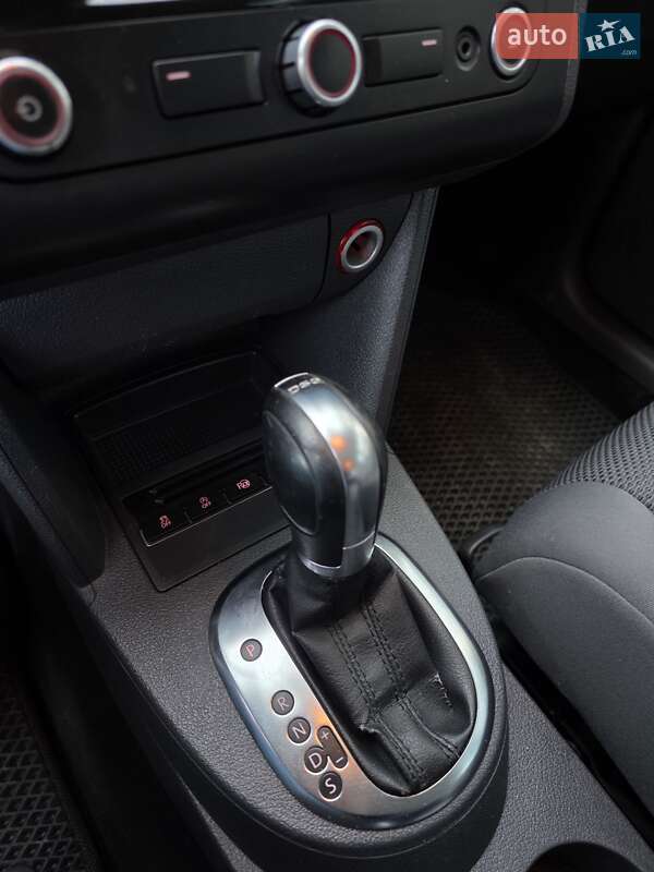 Мінівен Volkswagen Touran 2011 в Хмельницькому