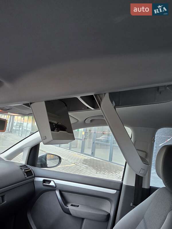 Мінівен Volkswagen Touran 2011 в Хмельницькому