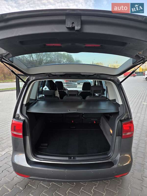 Мінівен Volkswagen Touran 2011 в Хмельницькому