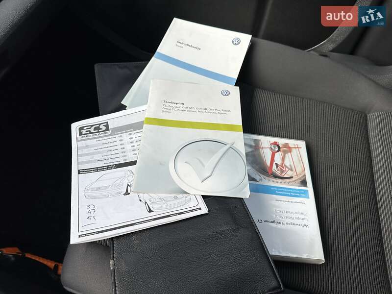 Минивэн Volkswagen Touran 2010 в Лебедине