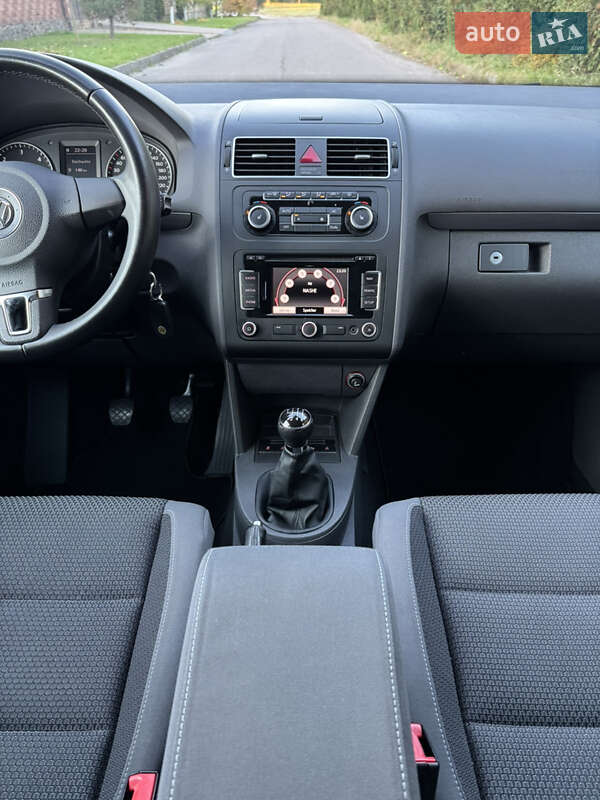 Минивэн Volkswagen Touran 2012 в Ровно