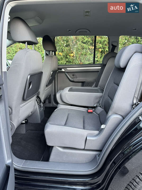 Минивэн Volkswagen Touran 2012 в Ровно