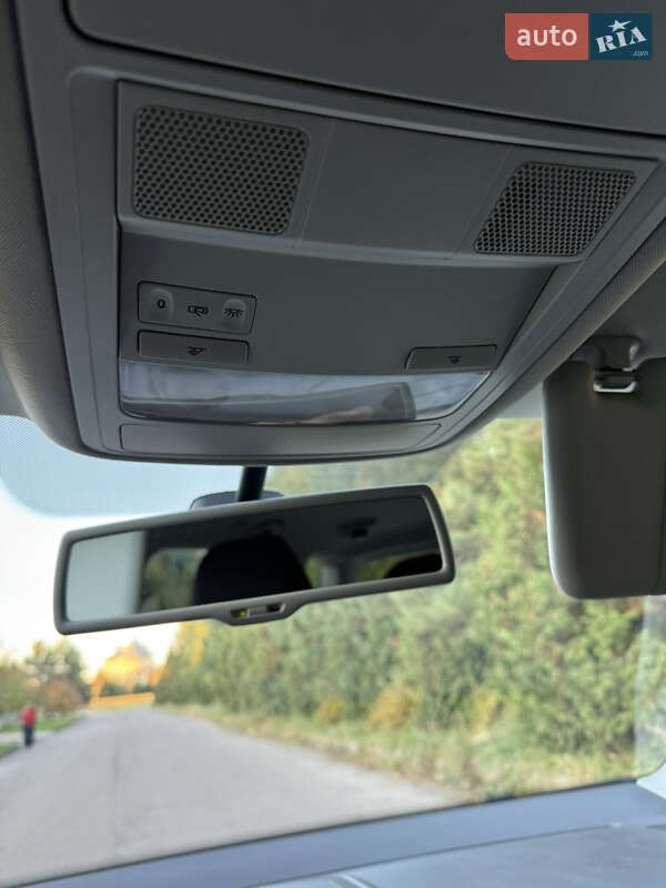 Минивэн Volkswagen Touran 2012 в Ровно