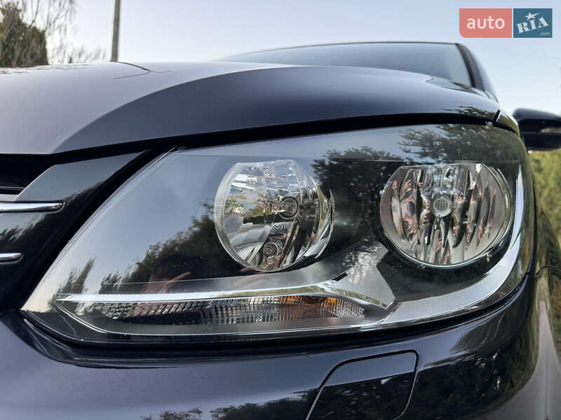 Минивэн Volkswagen Touran 2012 в Ровно