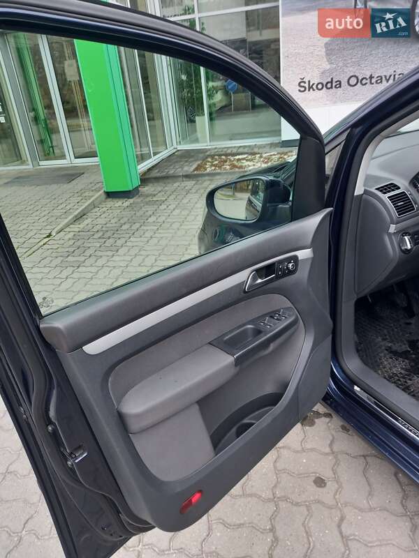 Мінівен Volkswagen Touran 2012 в Луцьку