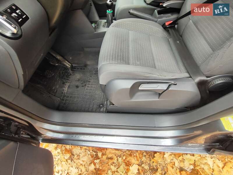 Минивэн Volkswagen Touran 2006 в Дрогобыче фото 12 Минивэн Volkswagen Touran 2006 в Дрогобыче