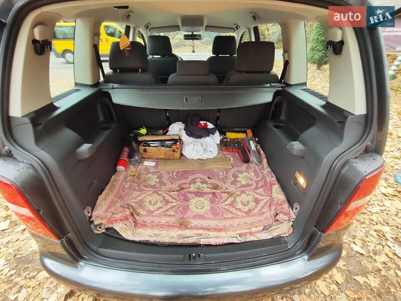 Минивэн Volkswagen Touran 2006 в Дрогобыче фото 20 Минивэн Volkswagen Touran 2006 в Дрогобыче