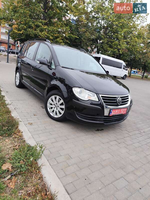 Минивэн Volkswagen Touran 2008 в Белой Церкви
