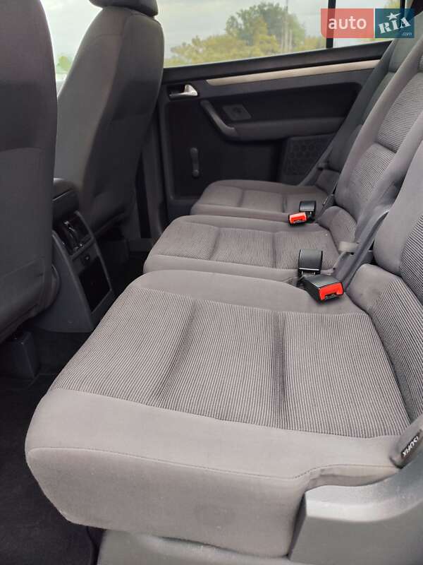 Минивэн Volkswagen Touran 2008 в Белой Церкви