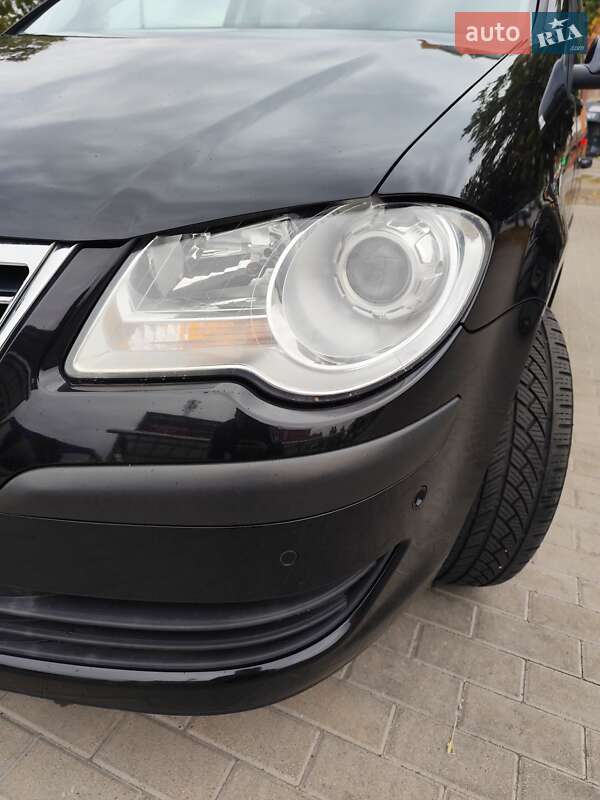 Минивэн Volkswagen Touran 2008 в Белой Церкви