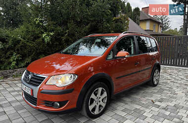 Минивэн Volkswagen Touran 2010 в Вознесенске