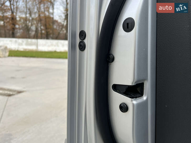 Мінівен Volkswagen Touran 2014 в Луцьку фото 135 Мінівен Volkswagen Touran 2014 в Луцьку