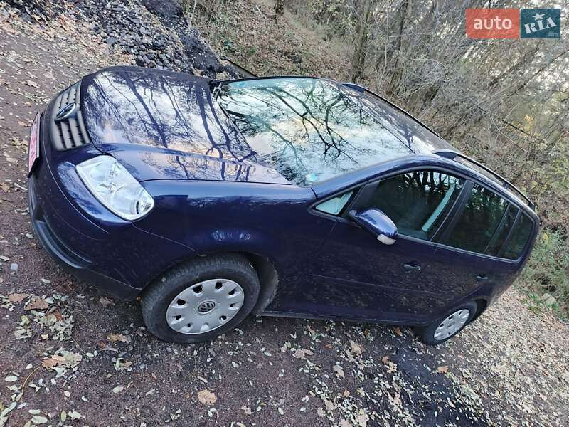 Мінівен Volkswagen Touran 2006 в Чернігові