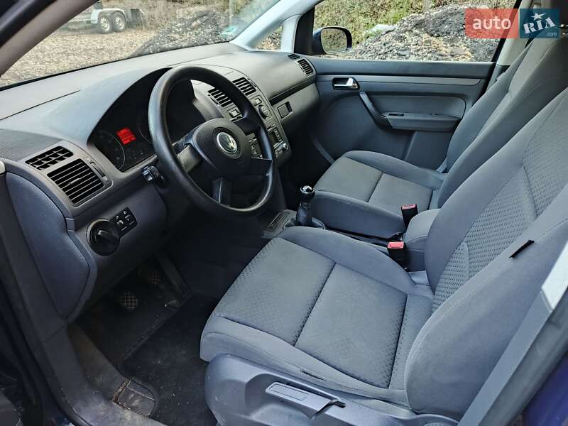 Мінівен Volkswagen Touran 2006 в Чернігові