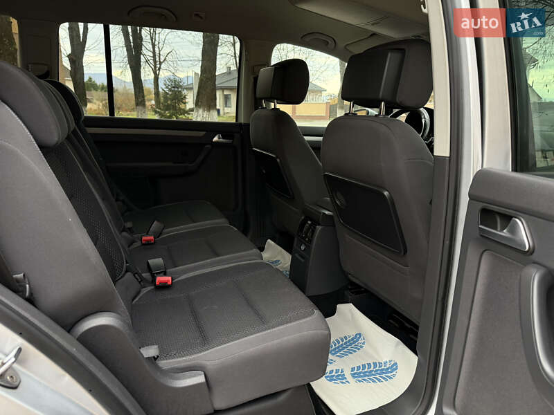 Мінівен Volkswagen Touran 2013 в Тячеві