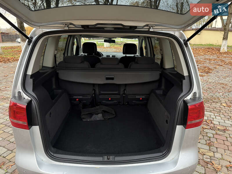 Мінівен Volkswagen Touran 2013 в Тячеві