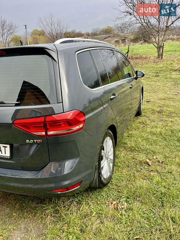 Микровэн Volkswagen Touran 2016 в Черновцах