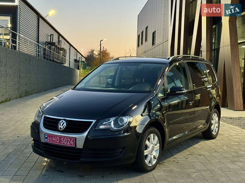 Volkswagen Touran 2010 Volkswagen Touran 2010