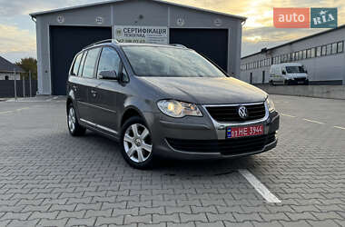 Мінівен Volkswagen Touran 2007 в Нововолинську