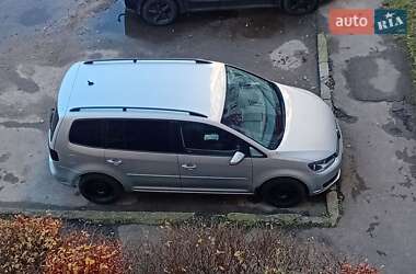 Минивэн Volkswagen Touran 2011 в Ивано-Франковске