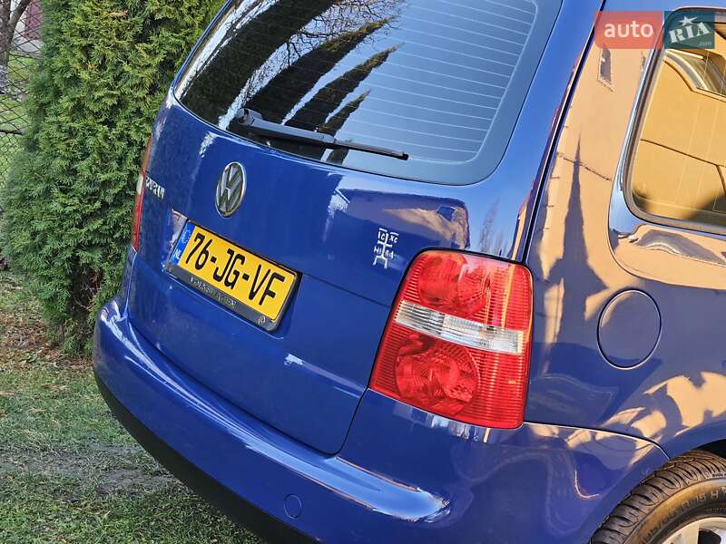 Минивэн Volkswagen Touran 2004 в Дрогобыче