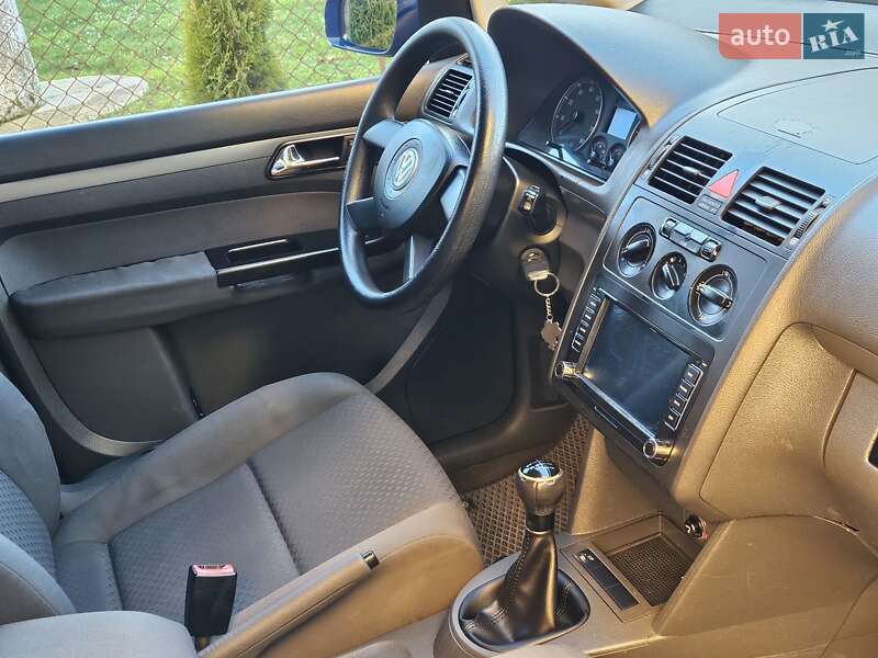 Минивэн Volkswagen Touran 2004 в Дрогобыче