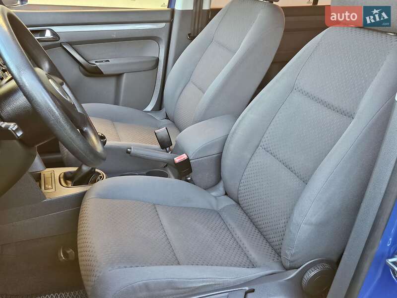 Минивэн Volkswagen Touran 2004 в Дрогобыче