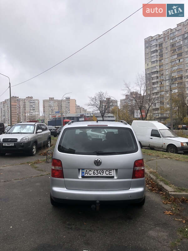 Минивэн Volkswagen Touran 2006 в Киеве