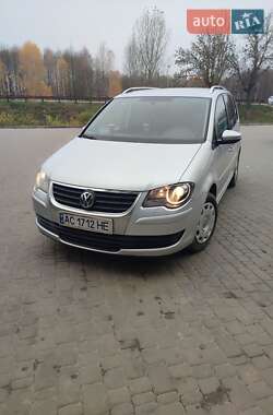 Минивэн Volkswagen Touran 2009 в Ратным