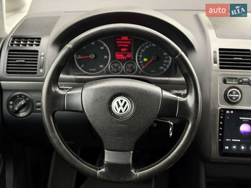 Минивэн Volkswagen Touran 2007 в Сарнах