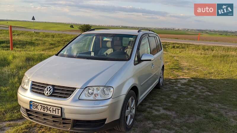 Минивэн Volkswagen Touran 2004 в Ровно фото Минивэн Volkswagen Touran 2004 в Ровно