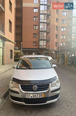 Минивэн Volkswagen Touran 2007 в Луцке
