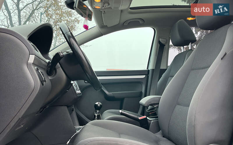 Мінівен Volkswagen Touran 2011 в Коломиї фото 20 Мінівен Volkswagen Touran 2011 в Коломиї