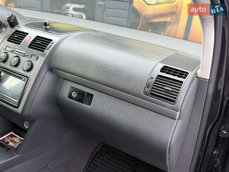 Минивэн Volkswagen Touran 2006 в Стрые фото 29 Минивэн Volkswagen Touran 2006 в Стрые