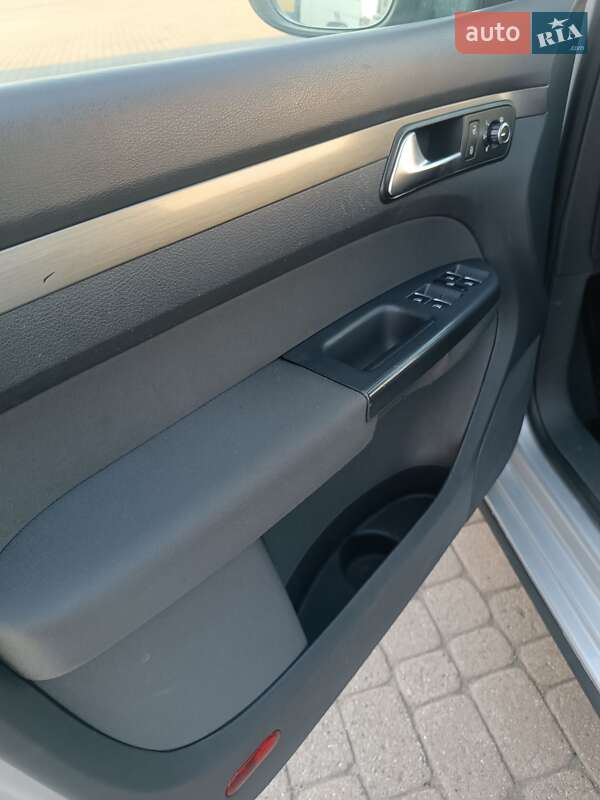 Минивэн Volkswagen Touran 2012 в Радивилове фото 16 Минивэн Volkswagen Touran 2012 в Радивилове